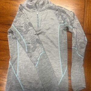 Smartwool Merino quater zip women’s shirt Medium - EUC no flaws